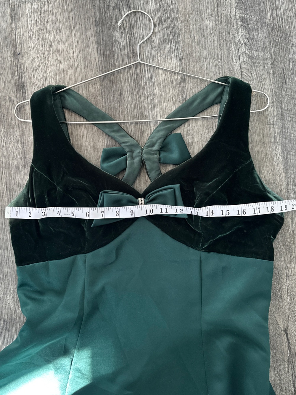 Nu-Mode - Emerald Green Sleeveless A-Line gown with Bow S14- see measurements - Picture 9 of 13